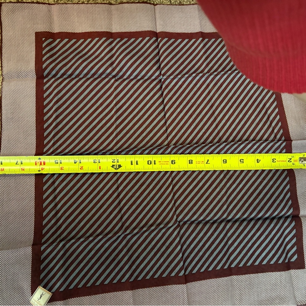 Authentic & Vintage Yves Saint Laurent handkerchief. - Picture 4 of 4
